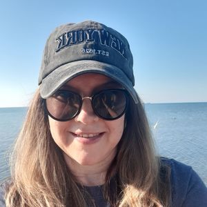 Meet your Posher, Isabel